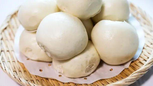 饅頭是肝病的“發(fā)物”？再三提醒：這4種食物，真的應(yīng)該少吃！