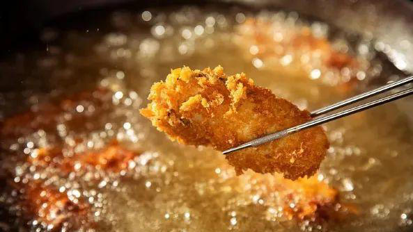 饅頭是肝病的“發(fā)物”？再三提醒：這4種食物，真的應(yīng)該少吃！