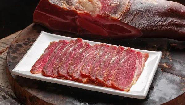 饅頭是肝病的“發(fā)物”？再三提醒：這4種食物，真的應(yīng)該少吃！
